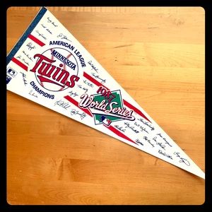 EUC Minnesota Twins 1987 World Series Pennant